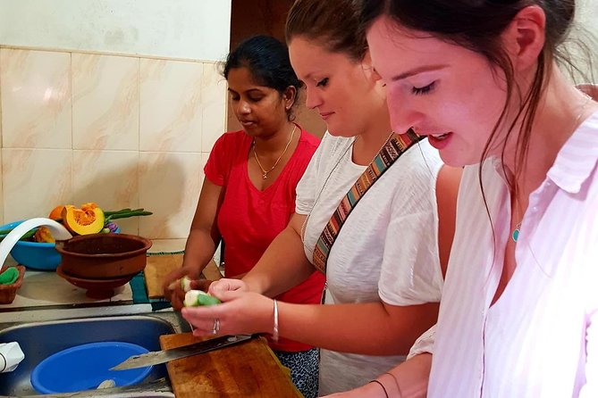 Cooking Classes in Sri Lanka - Welcome tea or coffee, then coconut milk basics