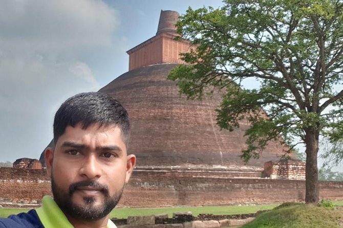 Cultural Triangle of Sri Lanka - Day 3 Polonnaruwa and Hiriwadunna: ruins in the morning, real countryside later