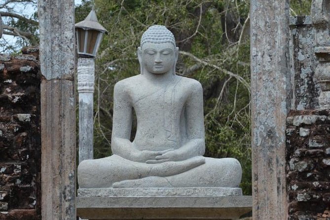 Cultural Triangle of Sri Lanka - Day 4 Sigiriya at 7:00 am, then Kandy’s Temple of the Tooth and a show