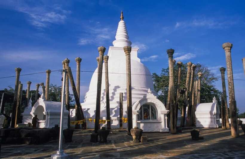 Dambulla: Anuradhapura and Mihintale Day Tour - Lunch Break: Simple Food Tips to Avoid a Costly Detour