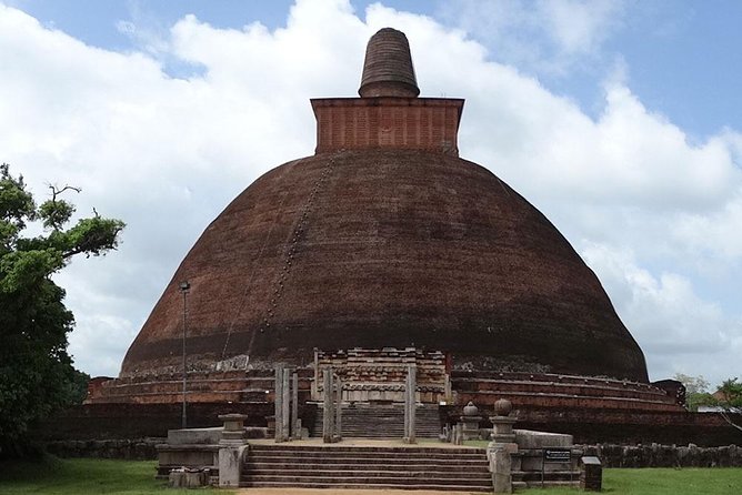 Day Tour Anuradhapura from Kandy by Lux Tours Lanka - Muragala (Guard Stone) and Ratnaprasada: The Short Stop With Structure