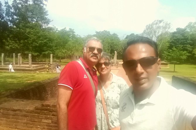 Day tour sigiriya to anuradhapura - Abhayagiri Dagaba and Mihintale: when the ruins get bigger