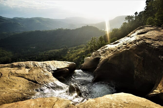 Diyaluma Waterfall and Natural Pool Bath With Lunch - Diyaluma Waterfall, the 220-meter goal
