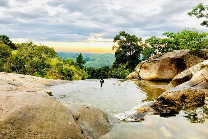 Diyaluma Waterfall & Natural Pool Bath. - Key things you’ll notice on this Diyaluma day