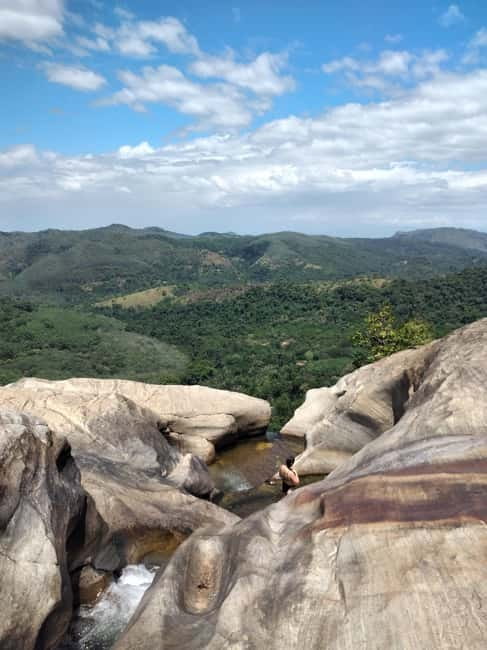 Ella: All-Inclusive Diyaluma and Ravana Waterfalls Day Tour - Ravana Falls Stop: A Misty 25-Meter Photo Break