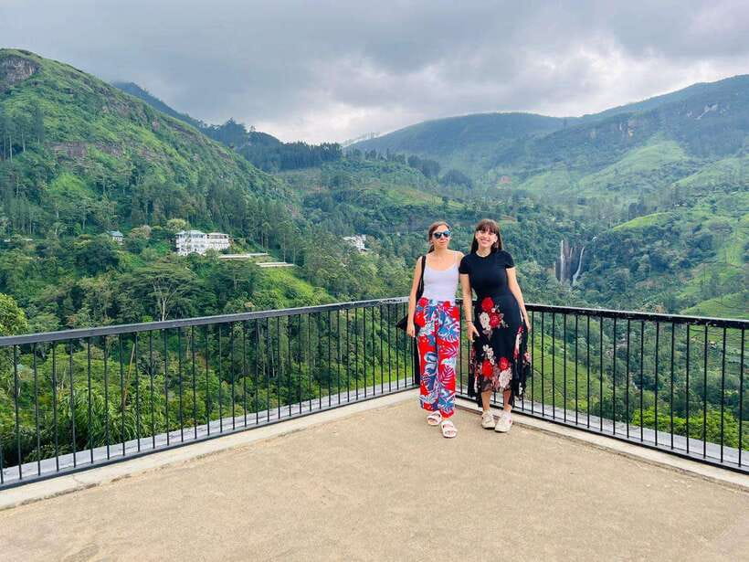 Ella Day Tour from Kandy with tea factory - Gregory Lake in Nuwara Eliya: the calm break in the middle