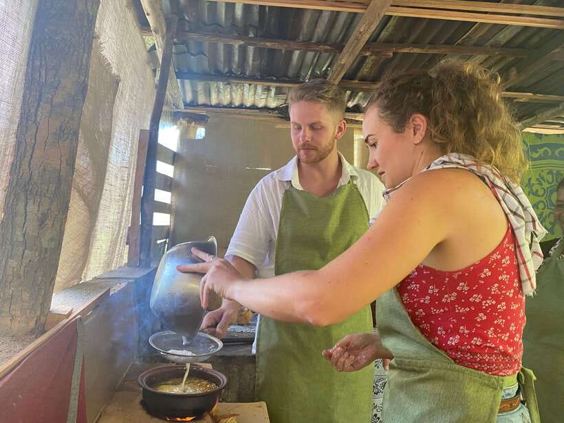 Ella Sri Lanka : Mom's Kitchen Cooking class - Outdoor kitchen setup and traditional methods you can see