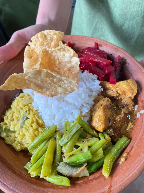 Ella Sri Lanka : Mom's Kitchen Cooking class - What you actually cook: curries, coconut sambol, papadam, and friends