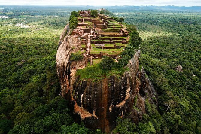 Experience the Beauty and History of Sri Lanka - Key points to know before you go