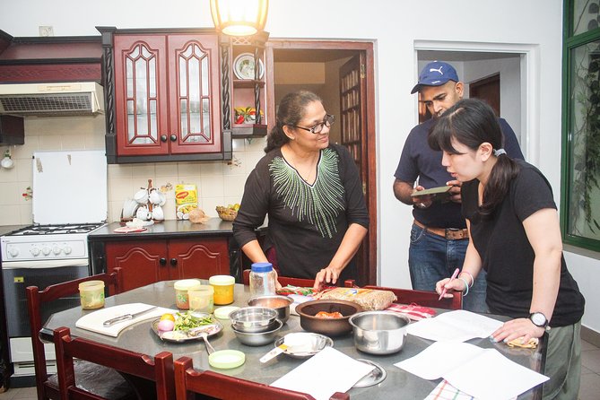 Flavours of Sri Lanka - The 3:30 pm timeline: garden to curry powder to dinner