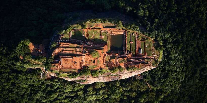 From Colombo: Sigiriya and Dambulla Day Trip with Safari - Climbing Sigiriya Lion Rock: steps, Lion’s Paws, and big views