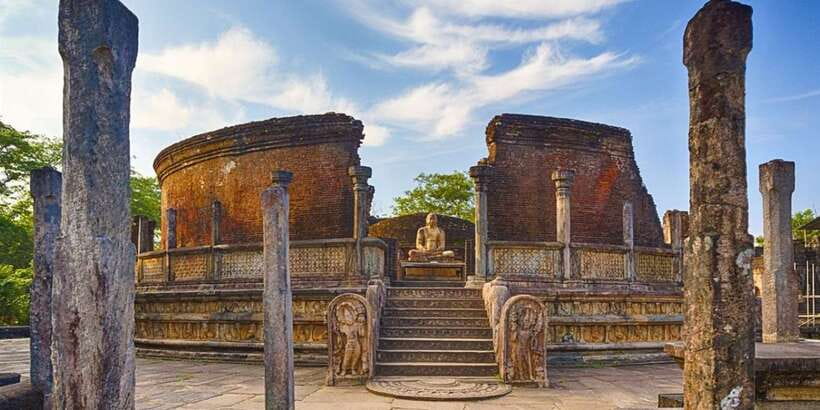 From Dambulla/ Sigiriya: Ancient City of Polonnaruwa by Bike - Thuparama Stupa and the Lankathilaka Design
