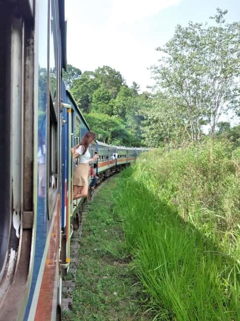 From Ella: Ella Unfogettable Day tour & Train Ride Tour - Lunch at a Sri Lankan cultural spot, plus how to plan for what is not included