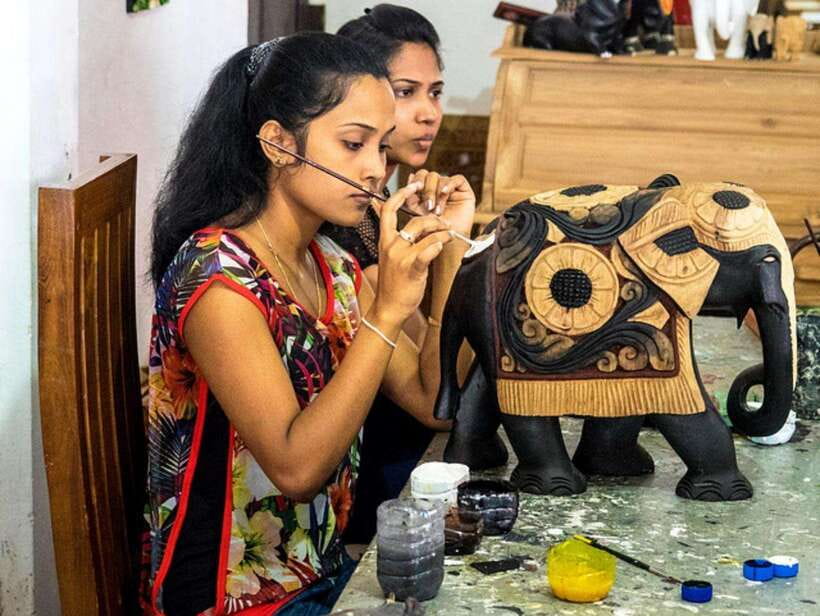 From Kandy: Ambuluwawa Full-Day Tour with Local Guide - Tea factory, herbs, spices, and how the stops connect