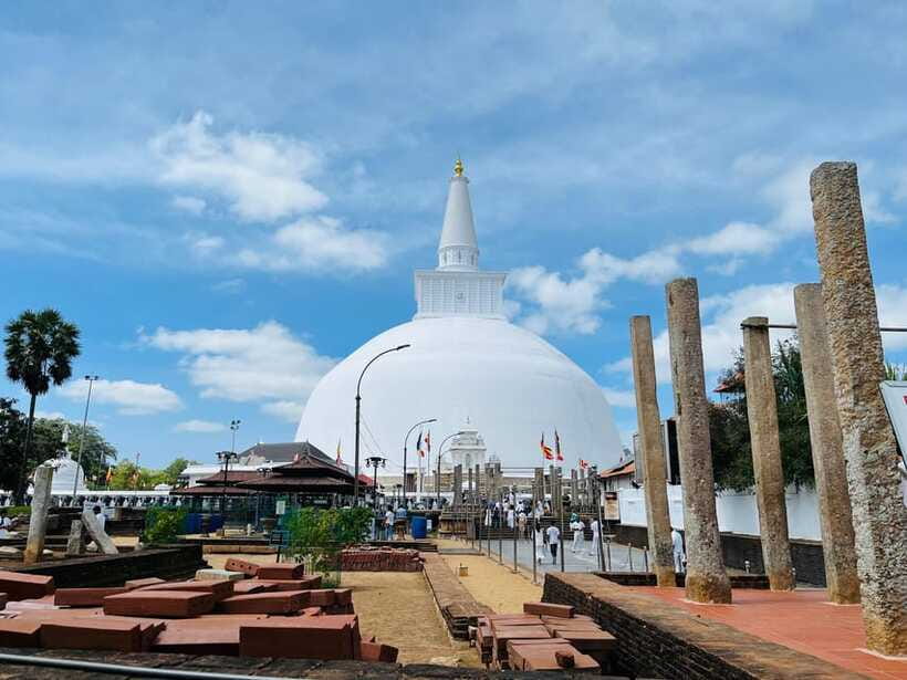From Kandy: Anuradhapura Day Trip with Lunch - Key things that make this tour worth your attention