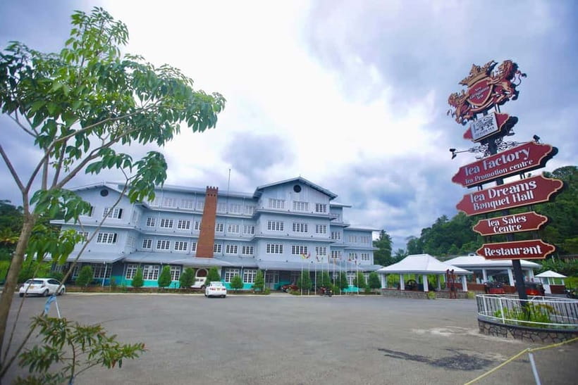 From Kandy: Nuwara Eliya Tour via Ambuluwawa [Private Tour] - The Nuwara Eliya feel: Victoria Park, Lake Gregory, and a calmer pace