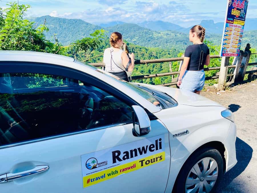 From Kandy: Sigiriya, Dambulla, and Polonnaruwa Day Tour - Polonnaruwa: Gal Vihara and the Stone City Feel