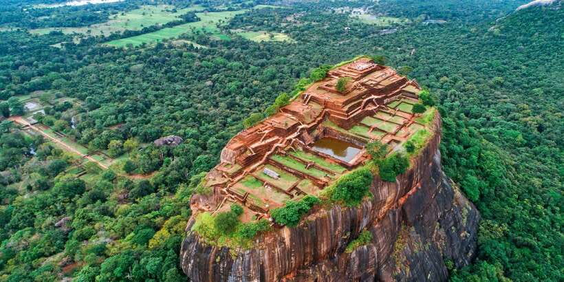 From Kandy: Sigiriya Rock & Dambulla Cave Temple Adventure - Oak Ray Wood Carvings and traditional dyeing: a craft stop that actually teaches