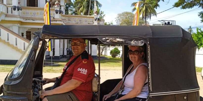 From Negombo: City Tour & Fishing Village Tour by Tuk-Tuk - St. Mary’s Church and Sri Singama Kali Amman Kovil: why Negombo feels layered