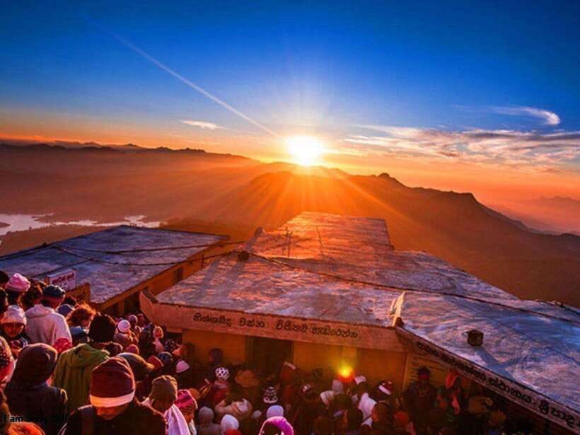 From Nuwara Eliya: Summit Bliss, Adams Peak Guided Hike - The 13-hour flow, from 9 pm pickup to sunrise timing