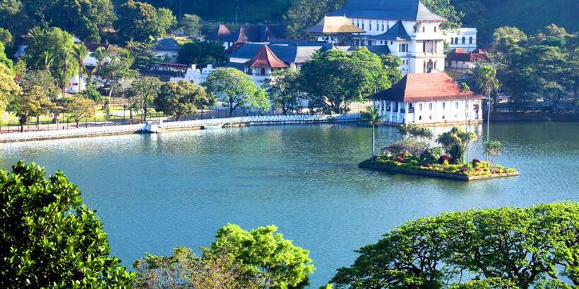 From west coast: Kandy, Tooth temple, Botanical & Tea garden - Entering the Temple of the Sacred Tooth Relic, the heart of Kandy