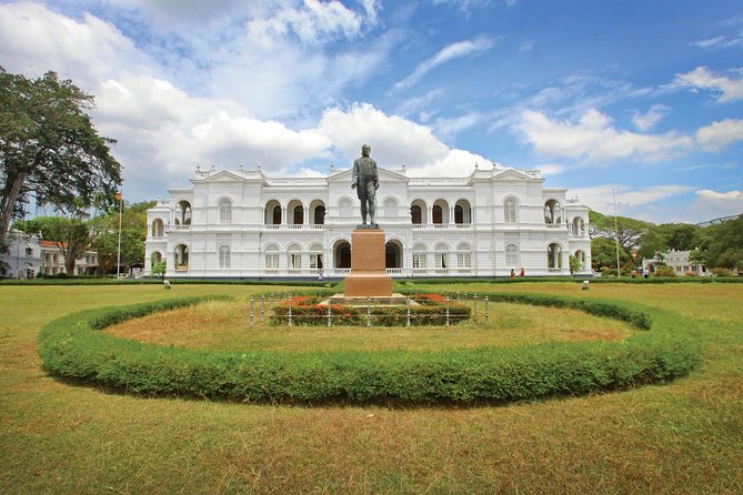 Full Day Colombo City Tour - Galle Face and Galle Face Green, from city streets to sea views