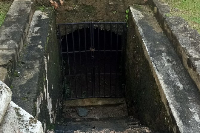Galle day tour - Colombo to Galle trip - All Included - Galle Dutch Fort and the UNESCO walls: wander time you can feel