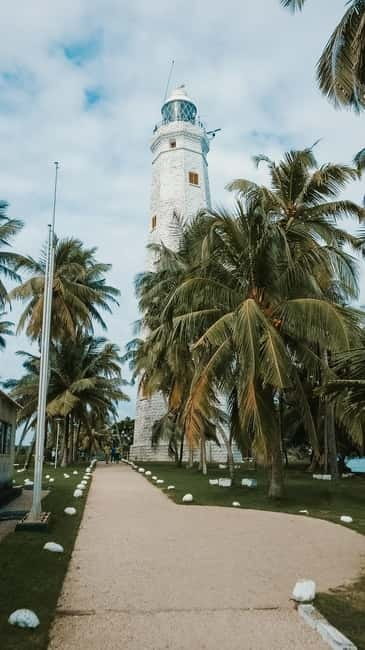 Galle Fort, Bentota, Hikkaduwa Beach: Day Tour from Colombo - Kalutara Bodhiya: A quick temple stop that sets the tone
