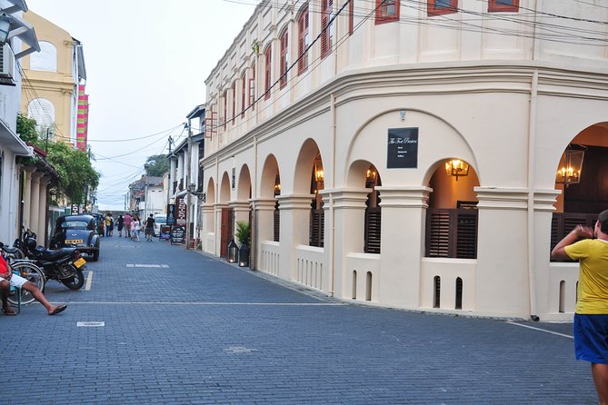 Galle Fort Walk with a Local - Portuguese, Dutch, British, and how the streets explain power