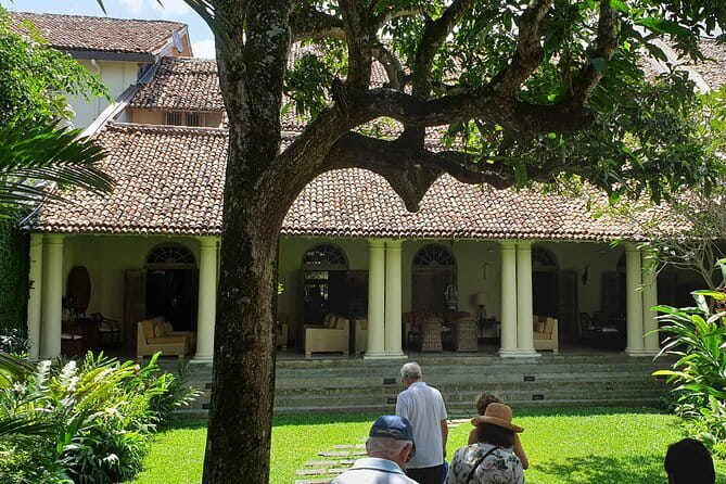 Galle Fort Walk with Glamorous Stories - From Old Harbour trading routes to Portuguese clay forts