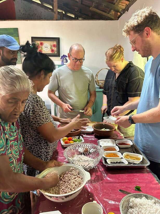 Galle: Traditional Sri Lankan Cooking Class - A family kitchen cooking class in Kotapola, near Galle