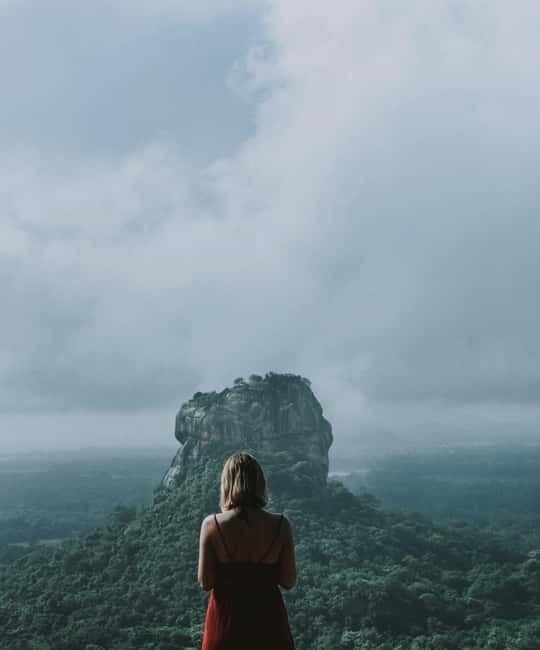Get a private driver for day tours around Sri Lanka - How to build your one-day route across Sri Lanka