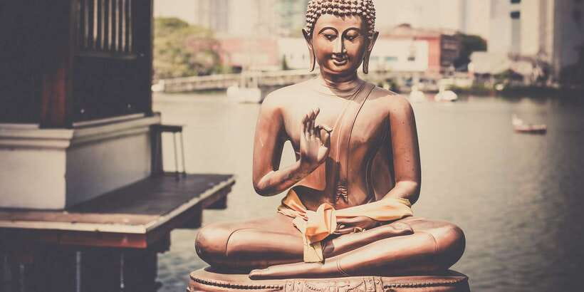Guided Colombo Half-Day City Tour - Viharamahadevi Park to Gangaramaya Temple, calm then cultural depth