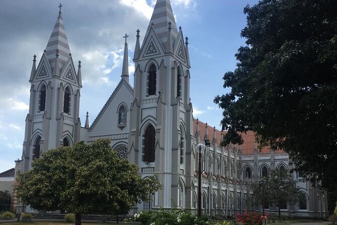 Half-Day Negombo City Tour with Ayurvedic Massage & Local Lunch - Stop 2: St. Mary’s Church and the City’s Catholic Footprint