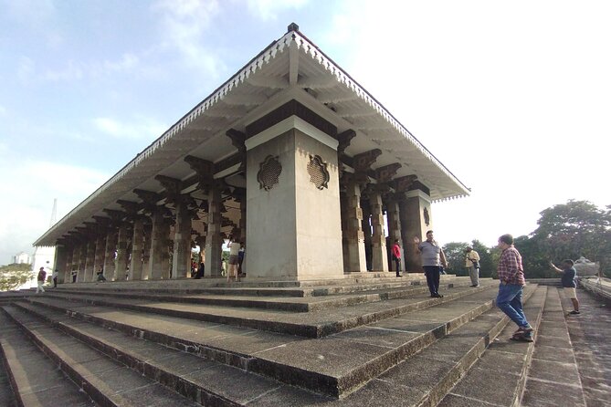 Half-Day Private Colombo Culture Walking Tour - Tuk-tuks and walking routes through real Colombo
