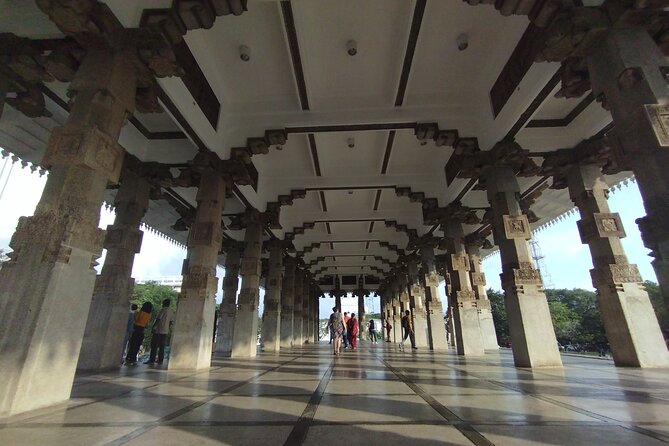 Half-Day Private Colombo Culture Walking Tour - Tuk-tuk street time to Sri Ponnambalam Vanesar Kovil