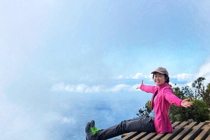 Horton Plains-World's End Tour From Nuwaraeliya - The hike plan: a steady 9.5 km loop with World’s End and Baker’s Falls