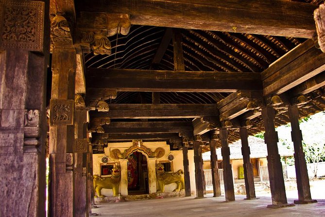 I Day Kandy Heritage Culture Tour - Royal Botanical Gardens and Udawattekele Sanctuary: Nature Break Without Breaking the Route
