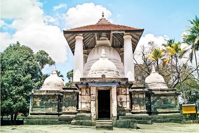 I Day Kandy Heritage Culture Tour - Kandyan Cultural Centre and the Sacred Tooth Relic Ceremony: Where Kandy Shows Off Its Traditions