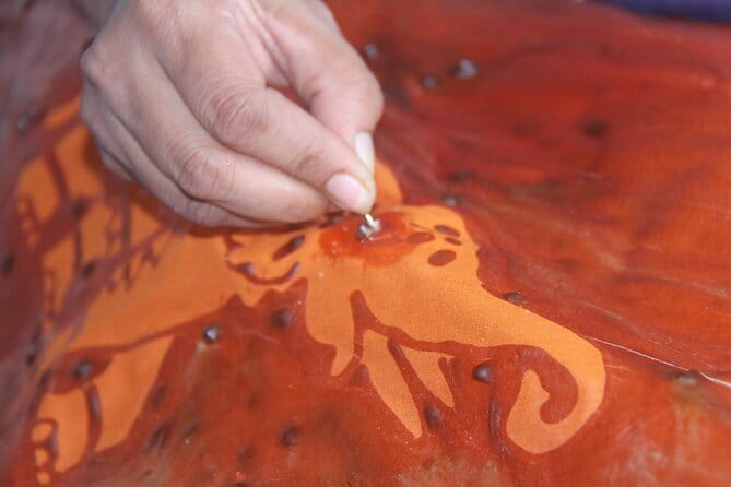 Interactive Batik Workshop and Lessons in Sri Lanka - Key Points at a Glance