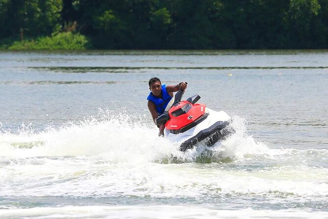 Jet Skiing in Bentota - Where you start at Gagabada Road, Aluthgama