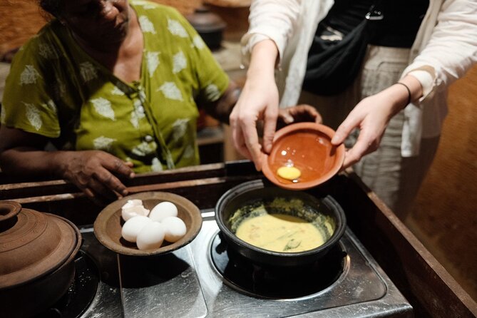 Kandy Budget Cooking Class - The Hands-On Part: Cooking Around 10 Dishes