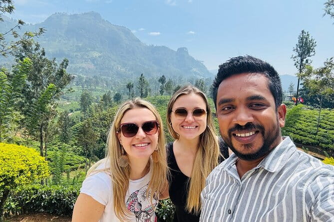 Kandy City Day Tour - Tooth Relic Temple, Kandy Lake Club dance, and Thilona wood carving