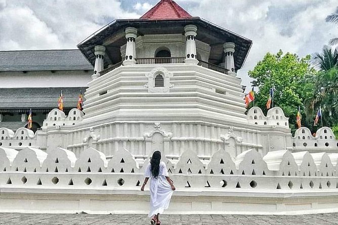Kandy City guide Tour and day trip private luxury car and van - National Gem and Gemological Museum: Science Meets Sri Lankan Craft