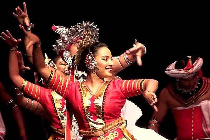 Kandy City Tour by Tuk Tuk - Cultural dance at Kandy Lake Club: energy, costumes, and one-hour timing