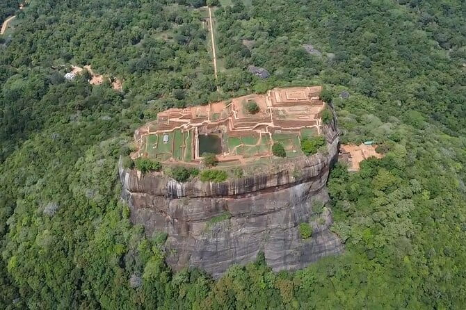 Kandy City Tour & Famous Ambuluwawa Tower with Friendly Chauffeur - Ambuluwawa Tower: 360 views and a multi-religious sanctuary