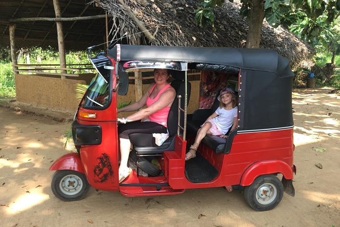 Kandy City Tuk Tuk guide Tour full Day - Stop 4: Kandy Local Market for a real city feel