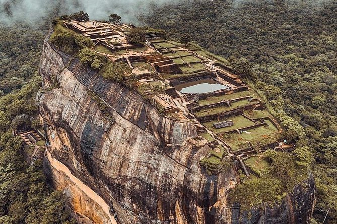 Kandy - Minneriya National park & Sigiriya Rock by tuk tuk tours - Guide quality can make or break a packed day