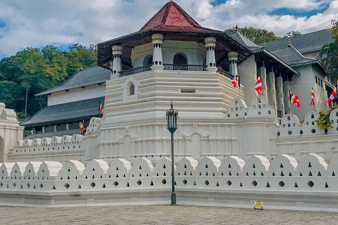 Kandy & Pinnawala Elephant Orphanage Day Trip from Negombo - Temple of the Sacred Tooth Relic, Sri Dalada Maligawa