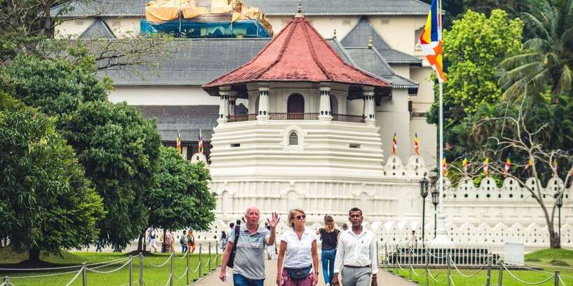 Kandy: Private Guided City Tours by Tuk Tuk Sightseeing Tour - Kandy View Point and Bahirawakanda Buddha for Scenic Breaks With Meaning